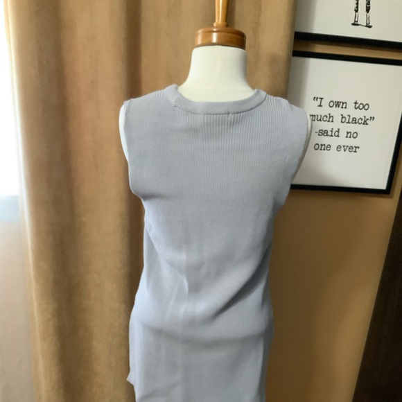 Ladies Top - Picture 2 of 7